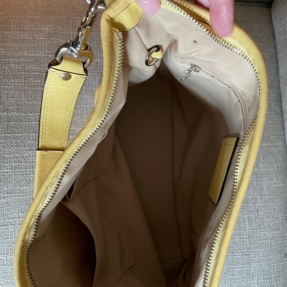 COACH Smooth Leather Hobo (pale yellow) with silver hardware - Picture 4 of 5